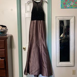 Xscape formal gown size 12 NWT